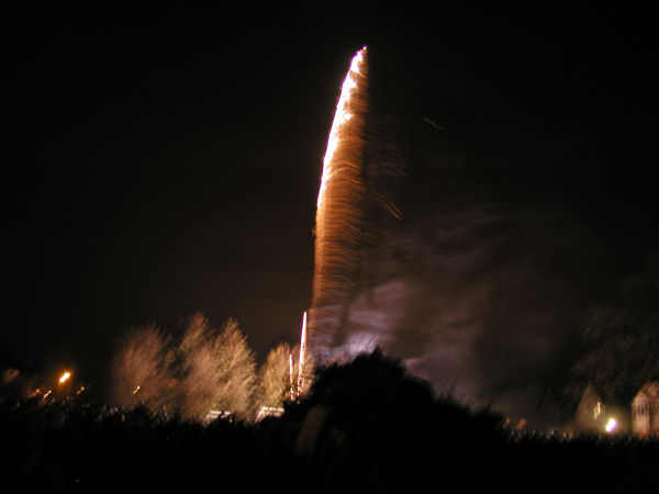 2004-11-05_Fireworks_in_Newton_0001.jpg